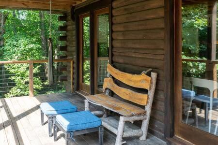 Cozy 2 Bedroom Cabin Nestled In Wooded Hideaway Monterey Exterior photo
